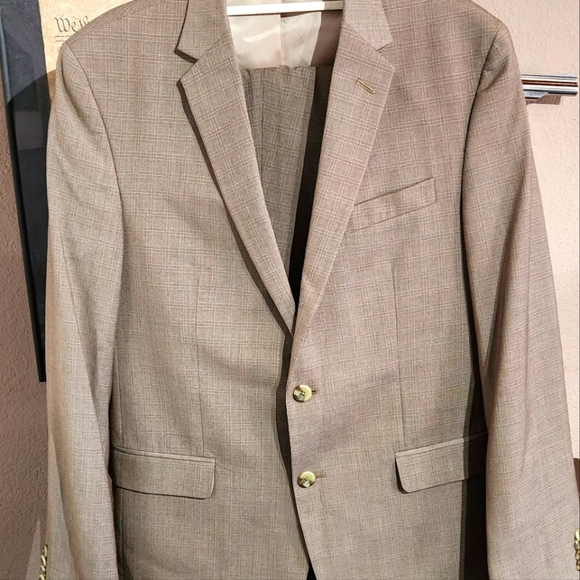 Geoffrey Beene Other - Mens Suit! Size 42 Regular with Pants included!